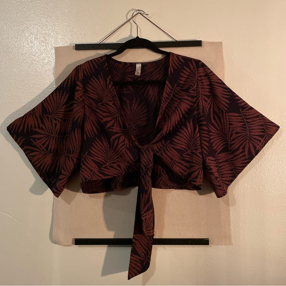 i love it Front Tie Crop Top
